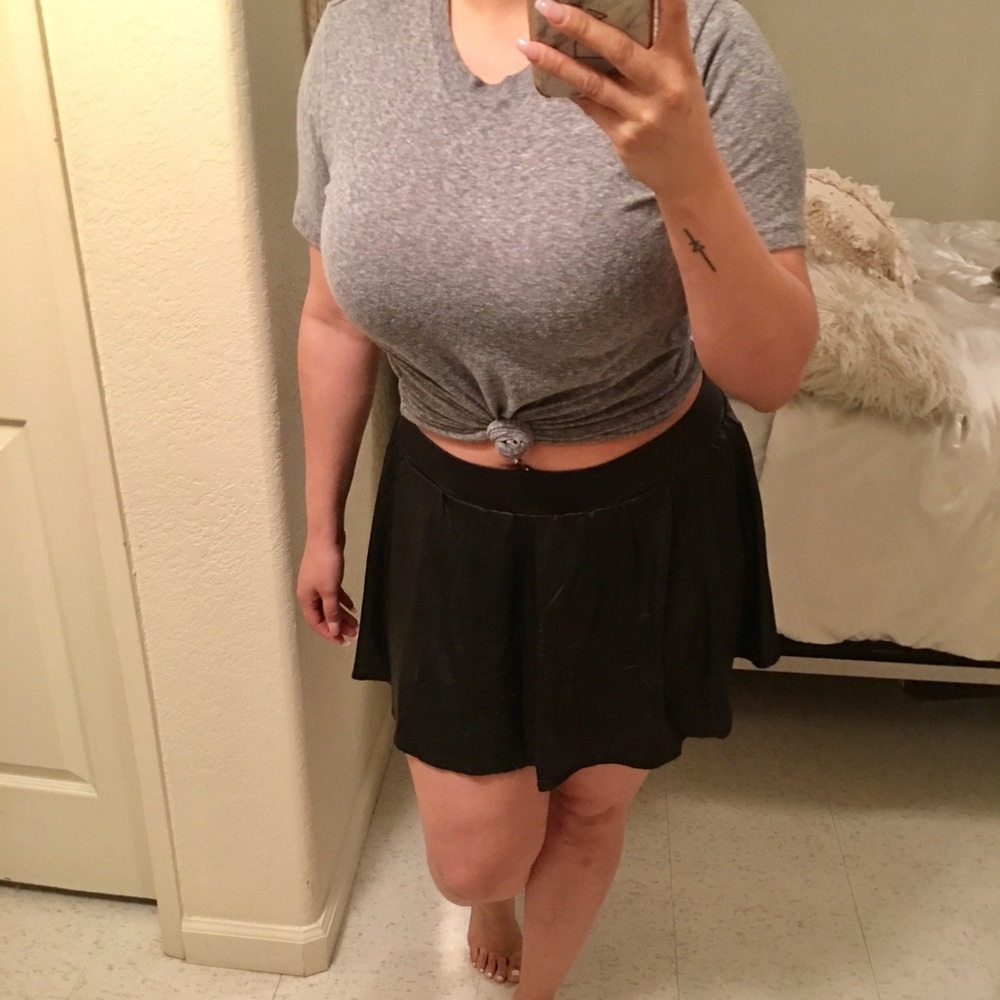 ⚫️FAUX LEATHER SKiRT⚫️